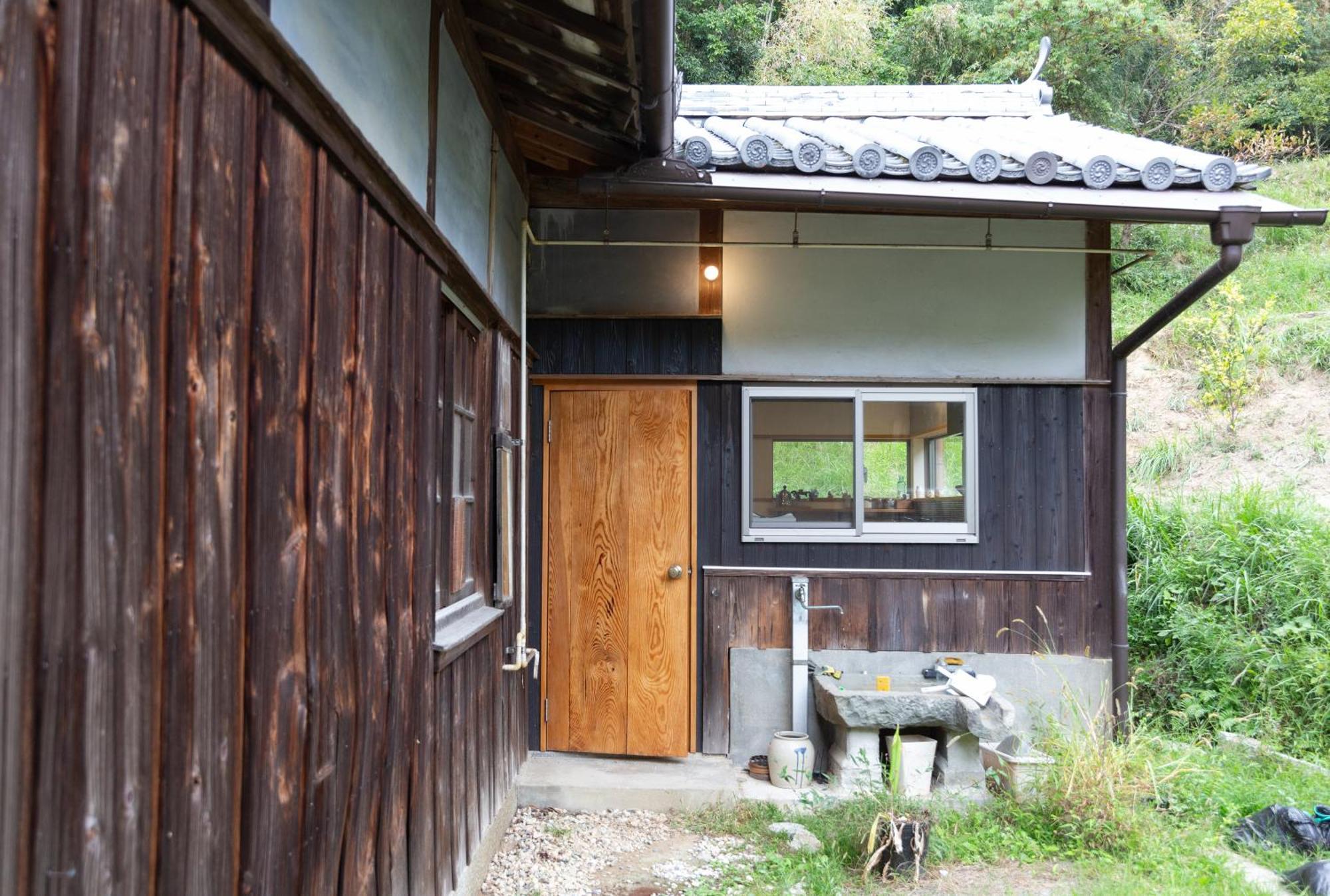 猫と図書館のある宿 草地家 Kusachike Minamiawaji Exterior photo